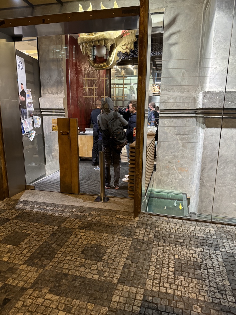 Tazko citatelny nazov restiky