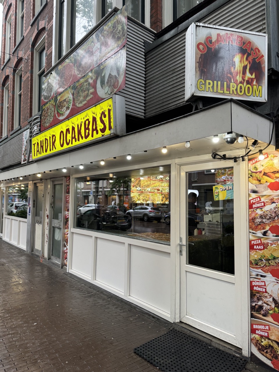 Toto miesto kričí skús ma