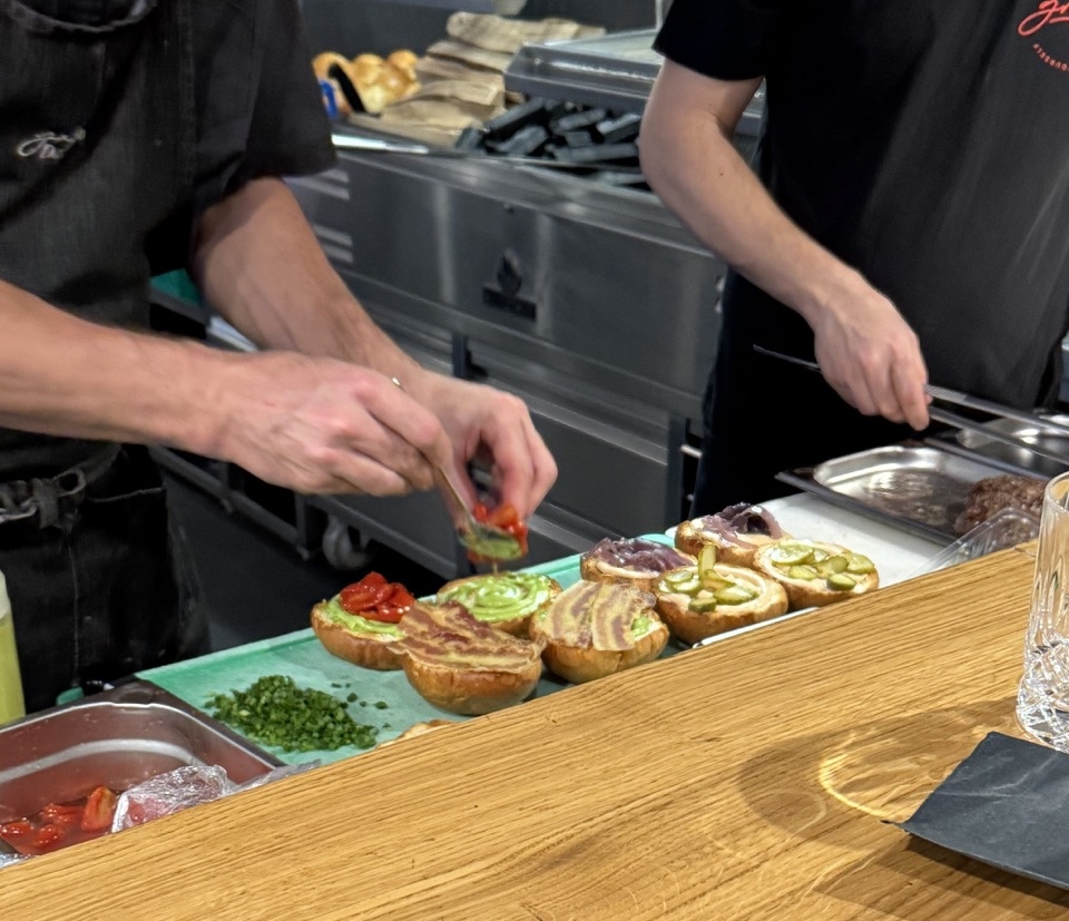 Len som sa kukal že omg jeden z nich je mooj